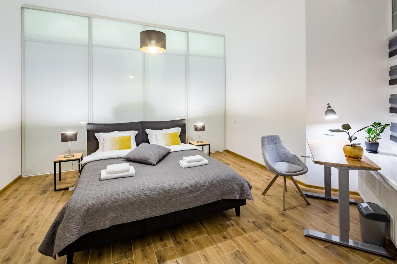 New Large 2 Bedroom In Lviv Historic Centre Exterior foto